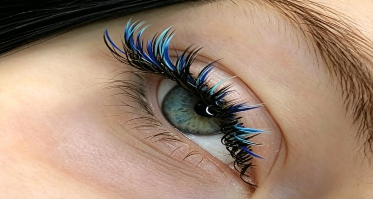 Coachella Lash Looks: Your Ultimate Festival Makeup Guide with KOLYBEL colorful lashes.