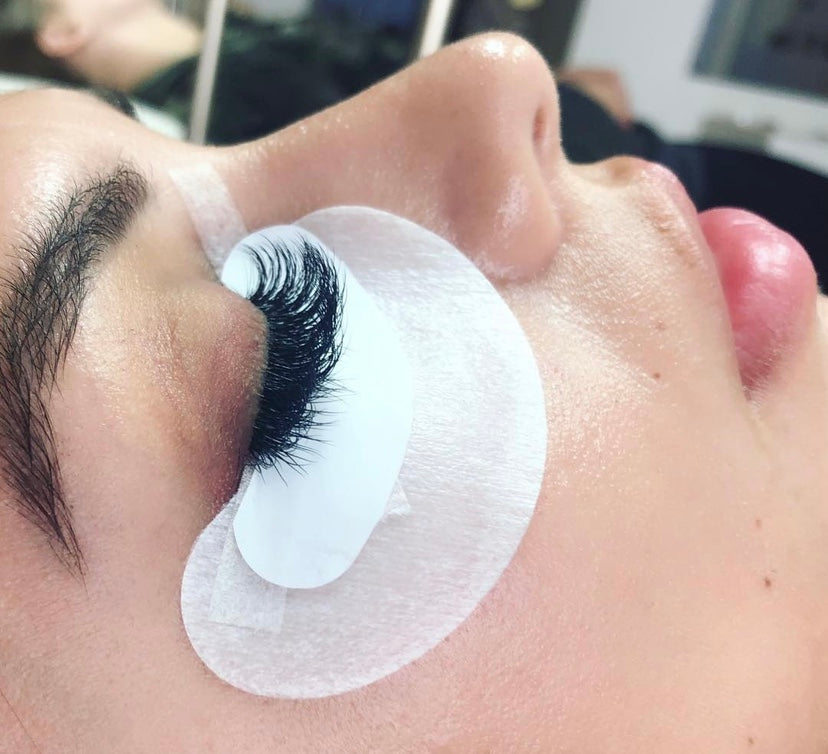 The Proper Way to Use Eye Pads: A Comprehensive Guide