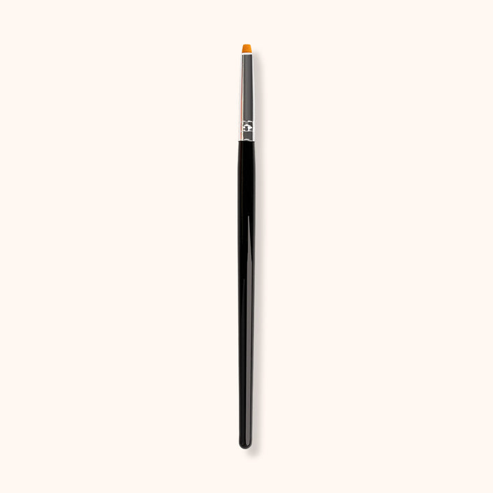 KOLYBEL Precision Lash Lift Balm Brush features ultra-soft dense synthetic bristles for even balm application and precise lash alignment. Ergonomic lightweight design ideal for professional lash lifts, eyelash perms and brow lamination, 100% vegan and cruelty-free.