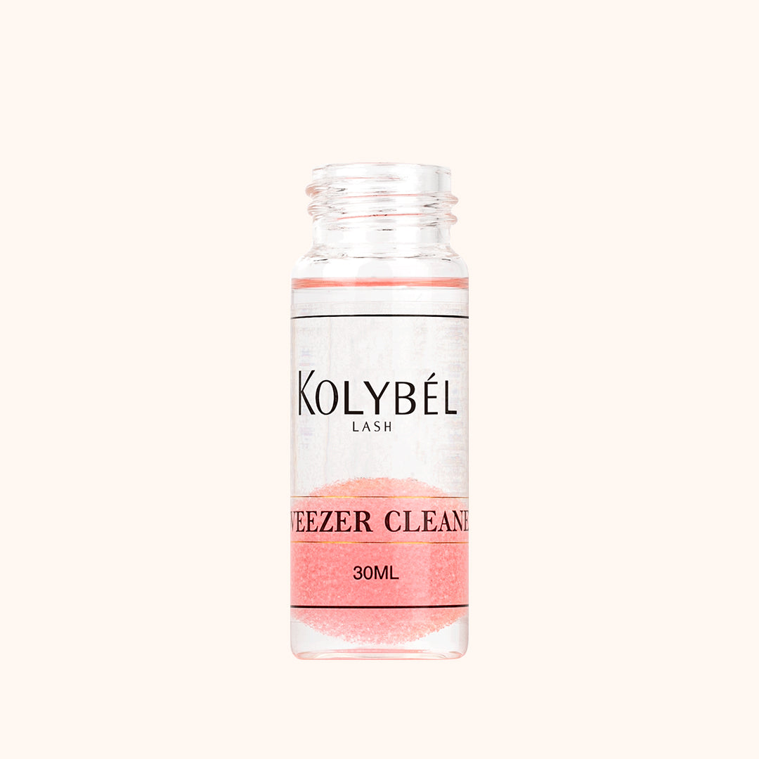 KOLYBEL tweezers cleaner removes lash adhesive buildup quickly. With a built-in sponge ball, it cleans and protects your tweezers for long-lasting use.